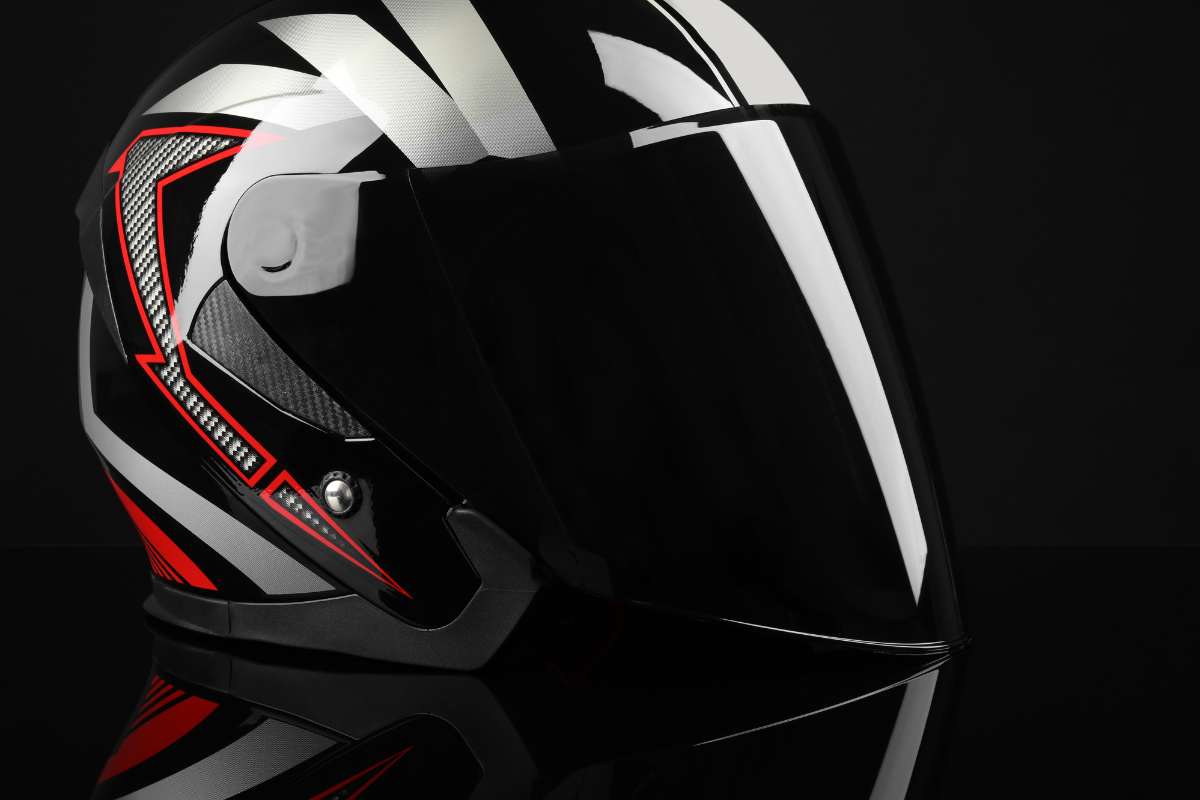 Il casco di una moto