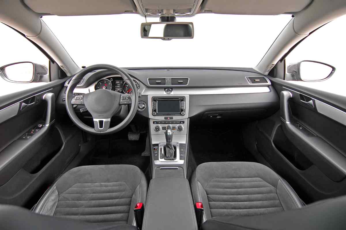 L'interno di un'auto