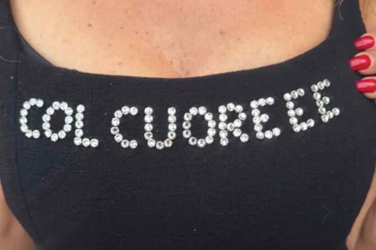 dettaglio della maglia di Barbara D'Urso