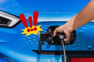 Auto elettrica in carica