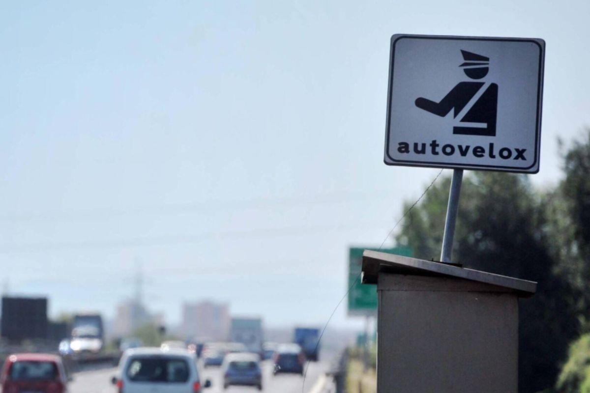 Autovelox fisso in strada