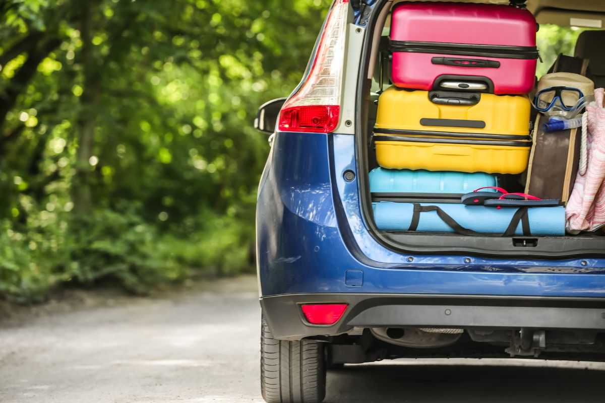 Bagagliaio dell'auto riempito