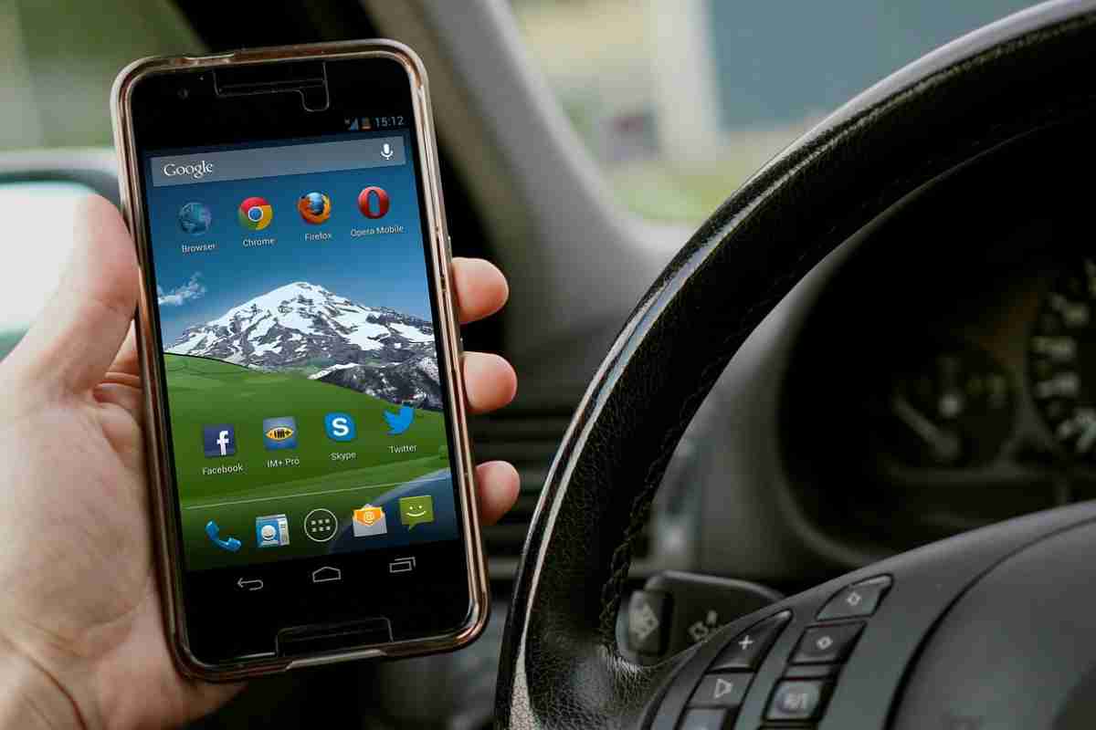 cellulare alla guida