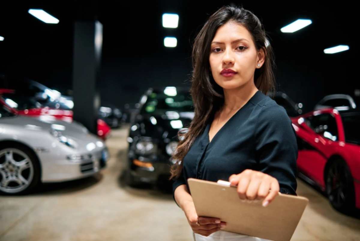 Commessa di auto di lusso