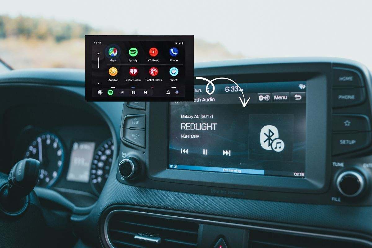 Display sul cruscotto dell'auto