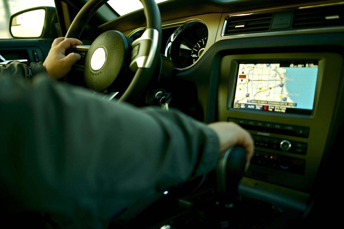 Navigatore satellitare integrato nell'auto