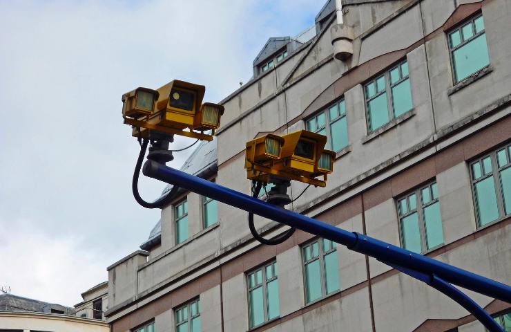 Due telecamere per il rilevamento della velocità