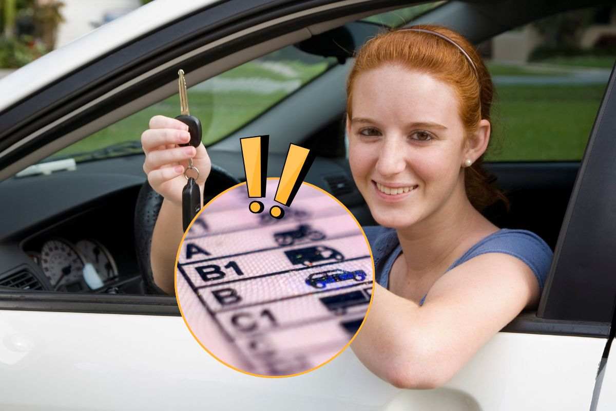 Ragazza contenta di guidare
