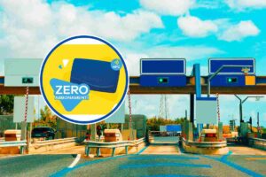 Una barriera autostradale ed il nuovo dispositivo Telepass Grab & Go