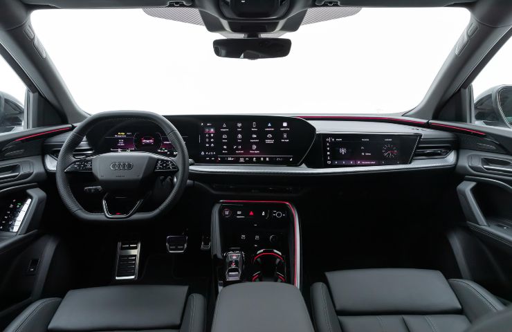 L'interno dell'Audi Q5 Sportback