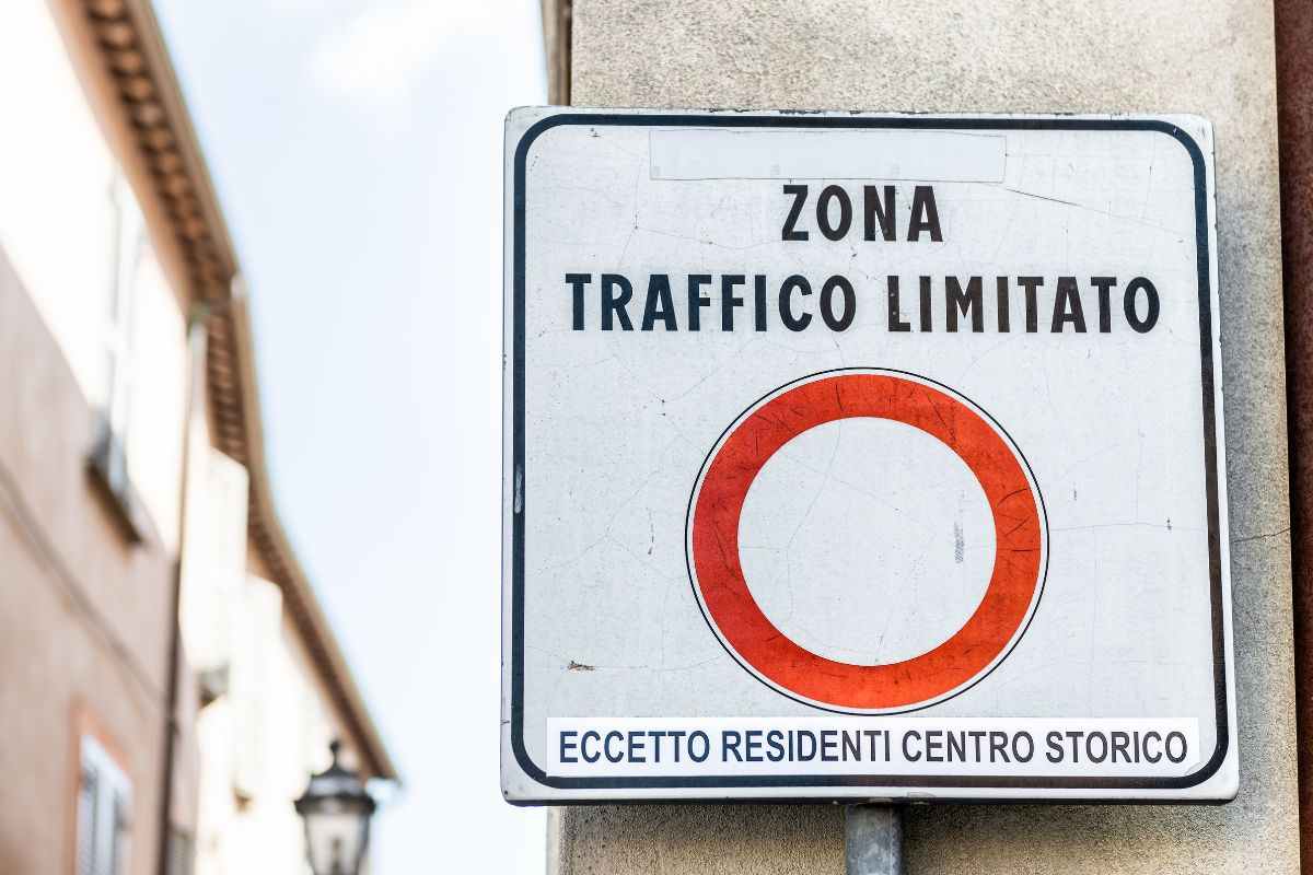 Zona a traffico limitato in centro città